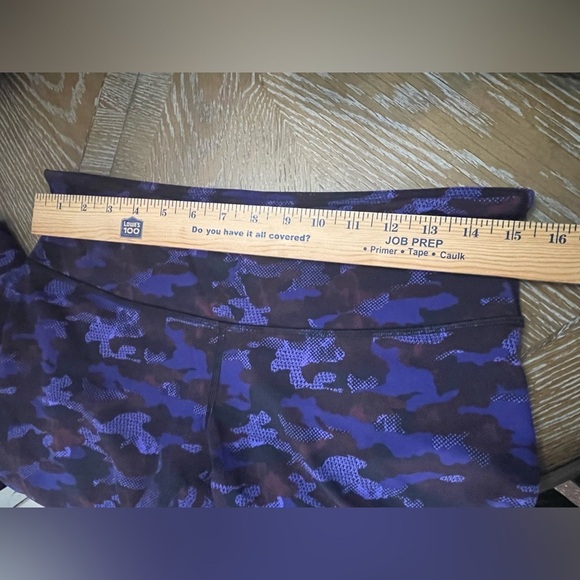 Lululemon Wunder Under Crop (Hi-Rise) Purple Camo Size 10 - Picture 10 of 10